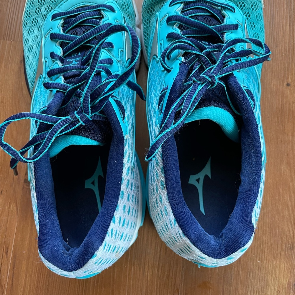 Mizuno Wave Rider 18 Shoes - Picture 4 of 8